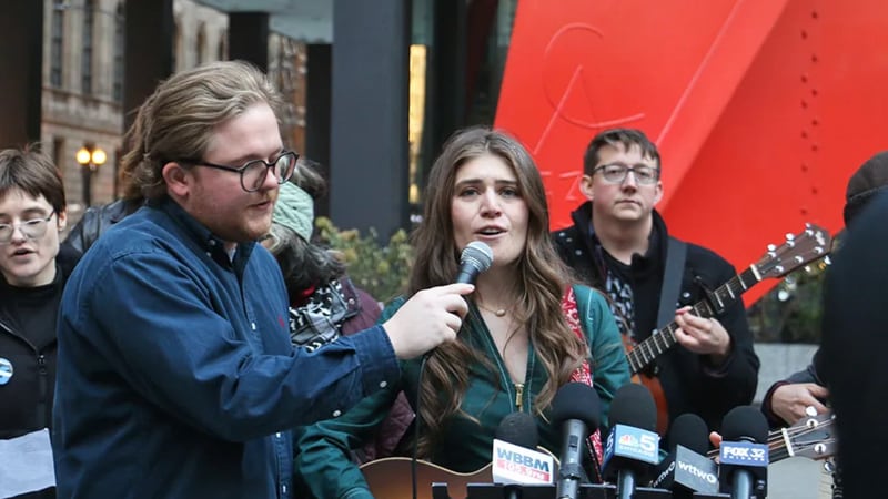 Charges dismissed for 2 of ‘Broadview 6’ ICE facility protesters
