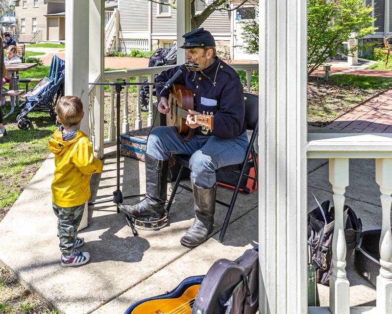 David Corbett entertains the crowd at the Downers Grove Park District Country in the Park on Saturday, May 3, 2025  in Downers Grove.