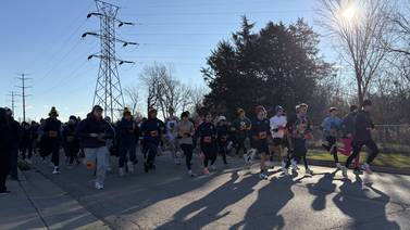 Runners from across US brave cold at Oglesby’s 47th Annual Turkey Trot
