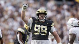 Chicago Bears select defensive tackle Jordan van den Berg in sixth round of NFL draft