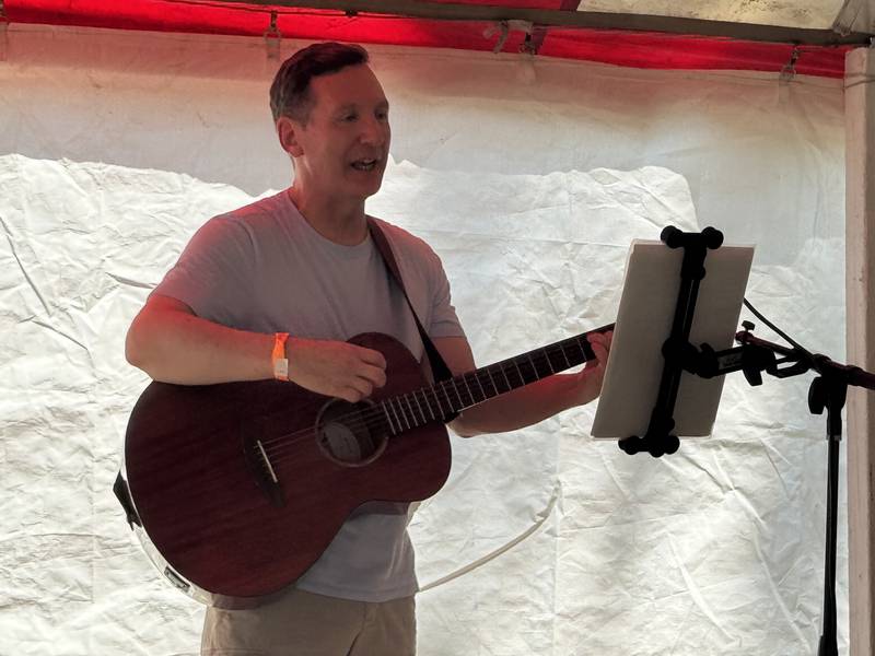 Pete Cholewinski performs on the New Talent Stage at the HANDS of Illinois Hammer and Dulcimer Festival on Saturday, June 14, 2025.