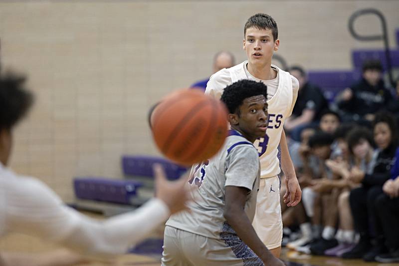 Dixon’s Cullen Shaner makes a pass to Darius Harrington Wednesday, Dec. 6, 2023 against Plano.