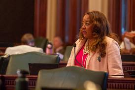 Proposed bill would require Illinois high schools to offer voter registration 