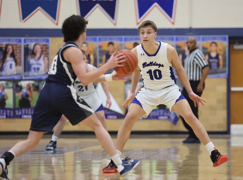 Riverside Brookfield's Arius Alijosius (10) plays defense during the boys varsity basketball game between IC Catholic Prep and Riverside Brookfield in Riverside on Tuesday, Jan. 24, 2023.