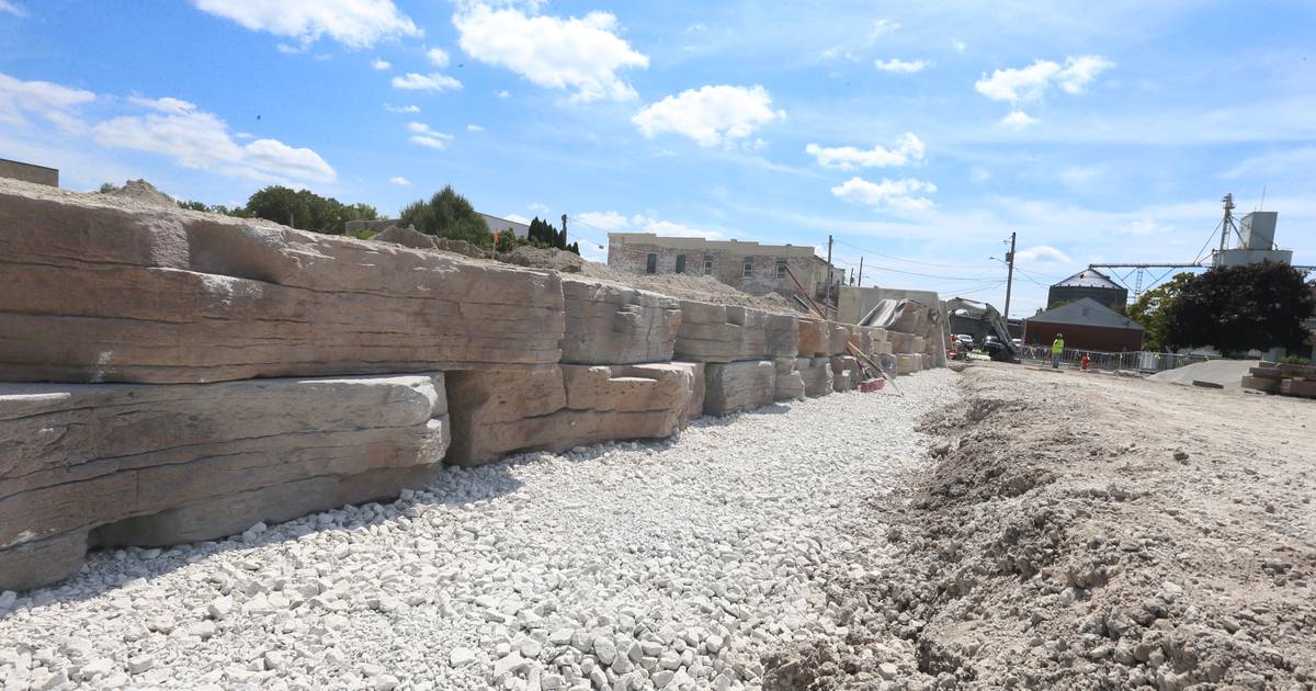 Photos: New stone wall erected for retail shopping area in Utica – Shaw ...