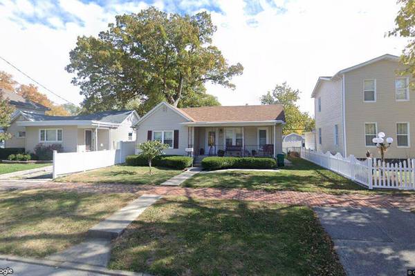 Sale closed in Streator: $125,000 for a single-family home built in 1910