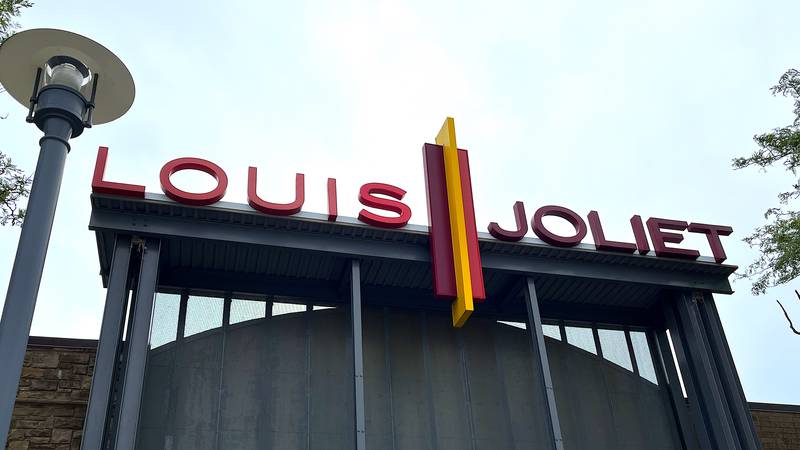 About 50 juveniles involved in brawl at Louis Joliet Mall 