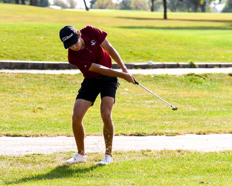 Patrick Consgrove of Plainfield North chips onto the green on Wednesday Oct. 1, 2025, during the Plainfield Central regional held at Wedgewood Golf Course in Plainfield.