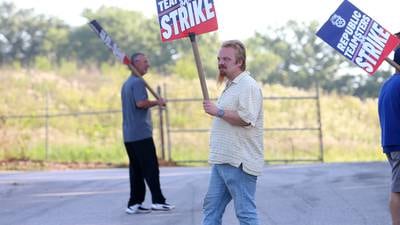 Republic Services strike in Ottawa ends after weeks of negotiations