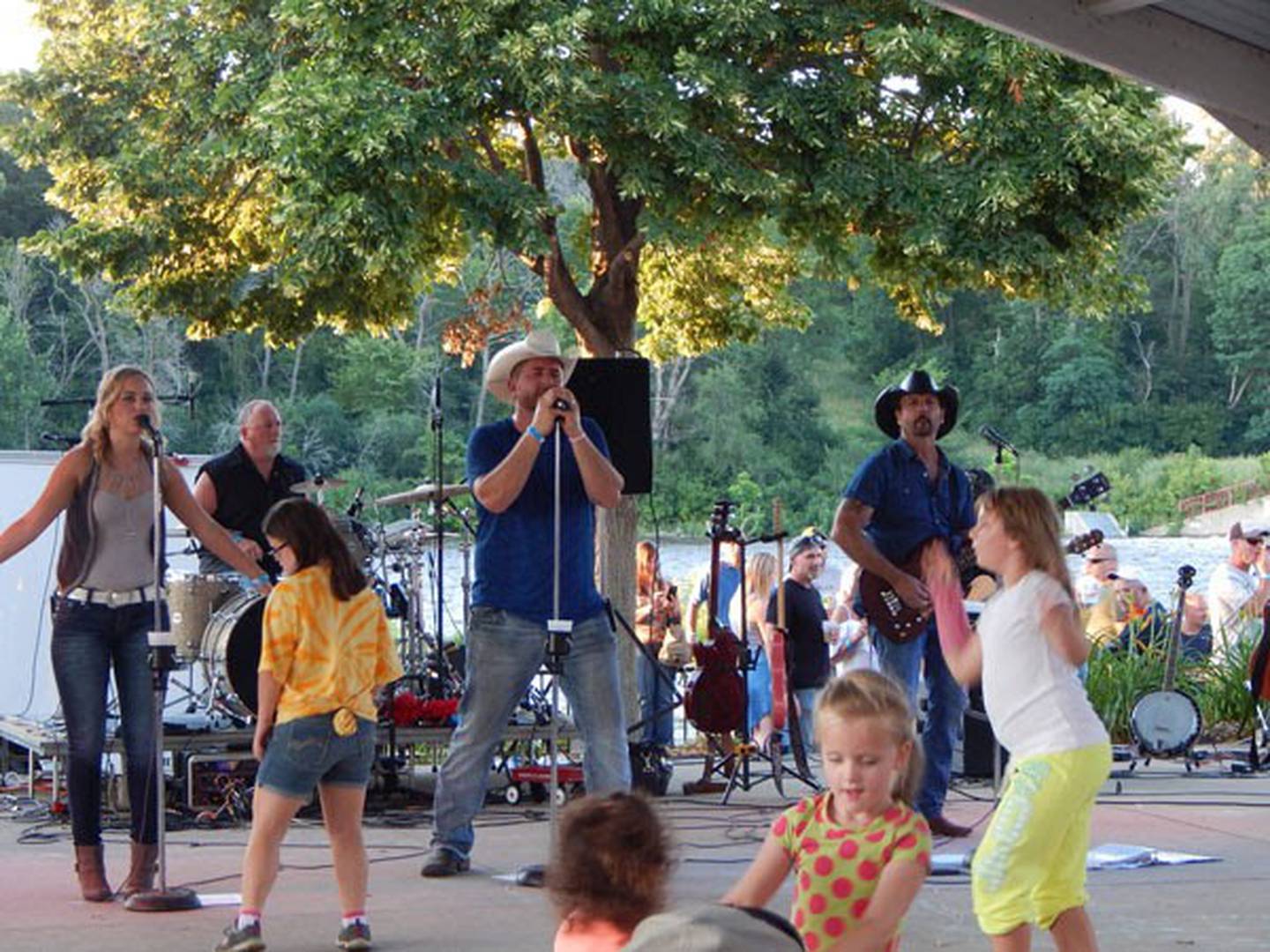 Yorkville River Fest will return for a weekend of live music, cardboard boat races, craft beer tasting, family activities and more on July 14 and 15, 2023 along the Fox River.