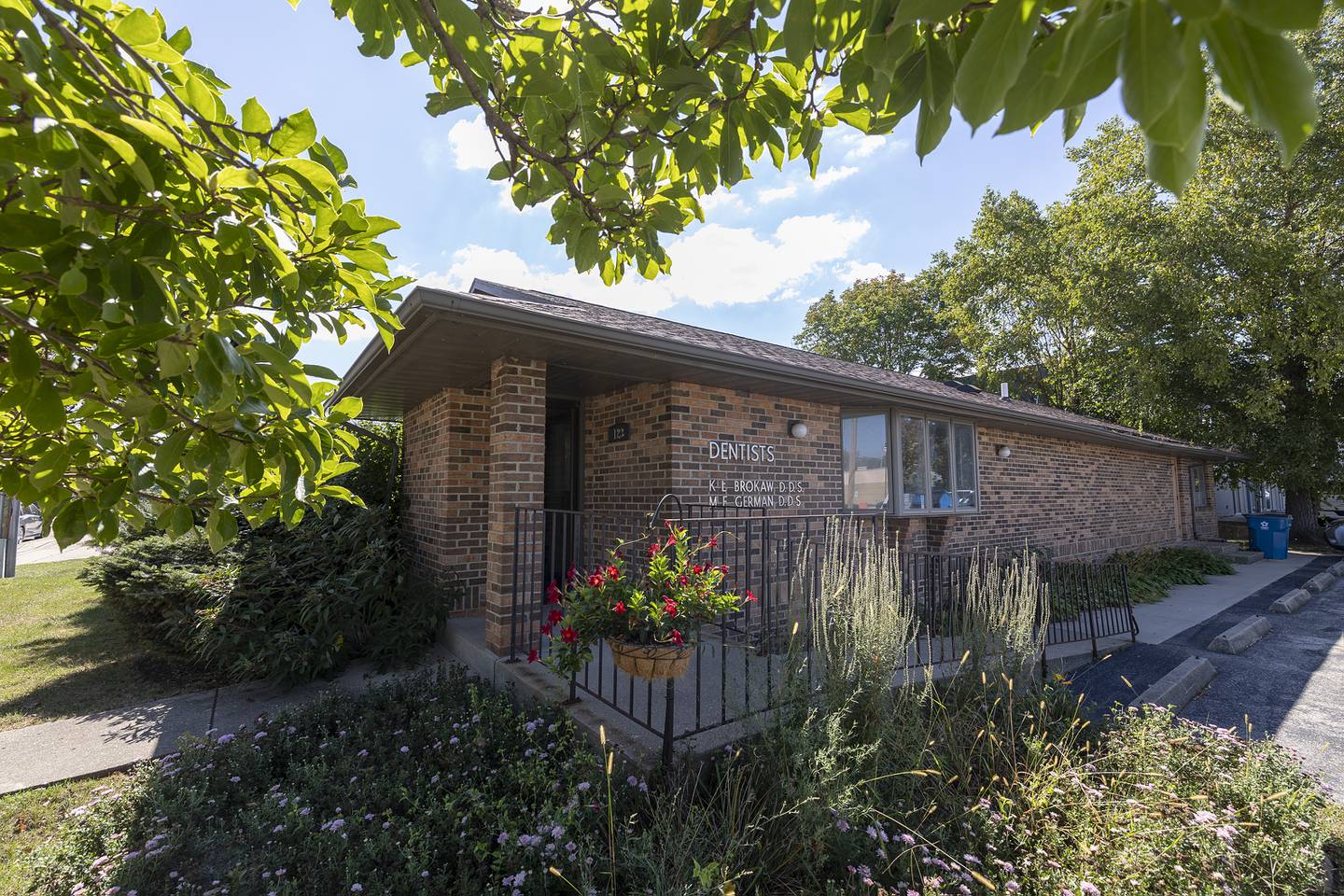 The dental office at 123 S. Hennepin in Dixon has officially closed as of Thursday, Sept. 26, 2024.