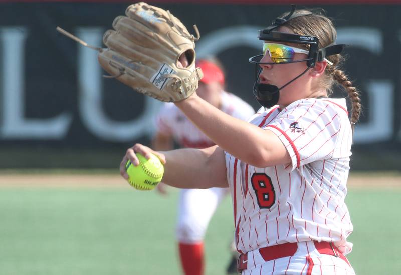 Barrington pitcher Katie Taraschewsky fires a pitch to Oswego during the Class 4A championship game on Saturday, June 14, 2025 at the Louisville Slugger Sports Complex in Peoria.