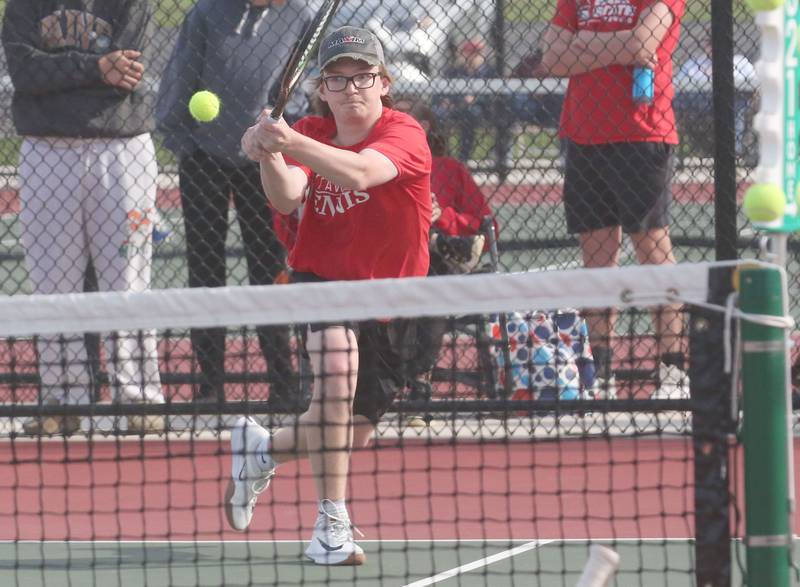 Ottawa's Collin Olszerski returns a serve from L-P on Tuesday, April 22, 2025 at the L-P Athletic Complex in La Salle.