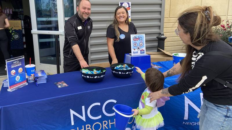 Costumed kids flock to 100 Yorkville businesses for Chamber’s “Biz Boo!” Halloween fun