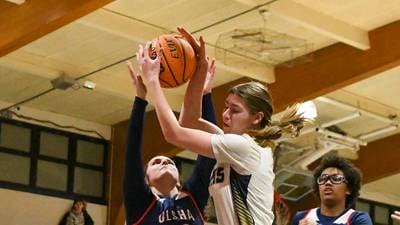 Despite loss Monday, Delaney Wood, Brielle Molloy have Hiawatha ahead of last year’s win total