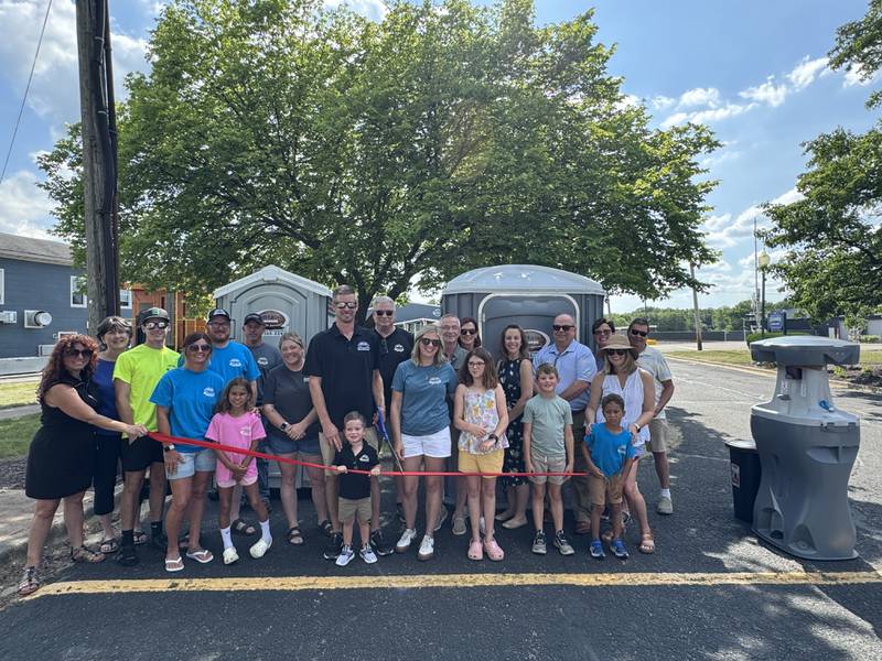Ferguson’s Super Bowls owner Tyler Ferguson, his family, along with the Grundy Chamber and City of Morris teams celebrated the new Chamber member with a ribbon cutting showcasing Ferguson’s Super Bowls’ portable washrooms in the parking lot of the Grundy Chamber office in Morris.