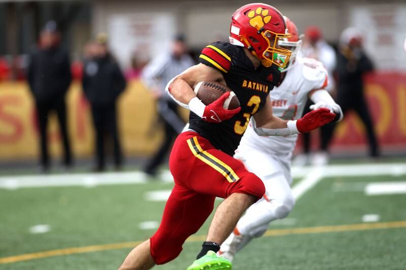 Batavia’s Ryan Whitwell runs in for a touchdown during their Class 7A second-round playoff game in Batavia against Hersey on Saturday, Nov. 5, 2022.