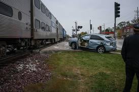 Car crashes into Metra train in Fox River Grove
