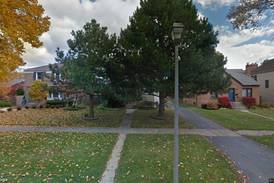 Single-family home in Elmhurst sells for $525,000