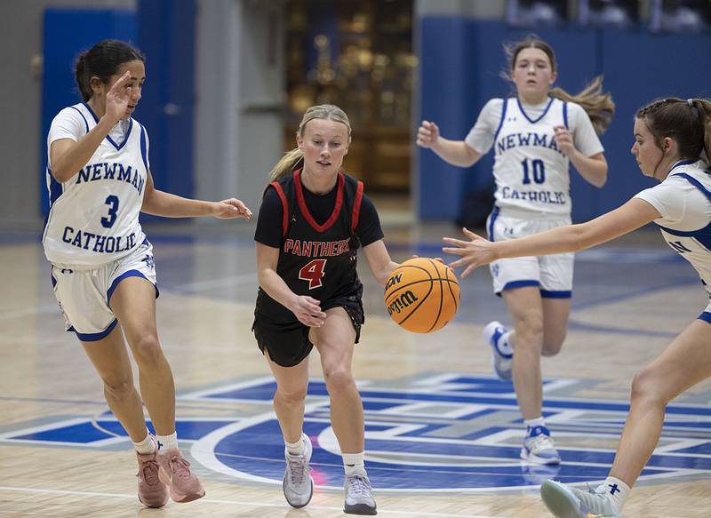 Erie-Prophetstown’s Brynn Brown brings the ball up court against Newman Thursday, Jan. 29, 2026.