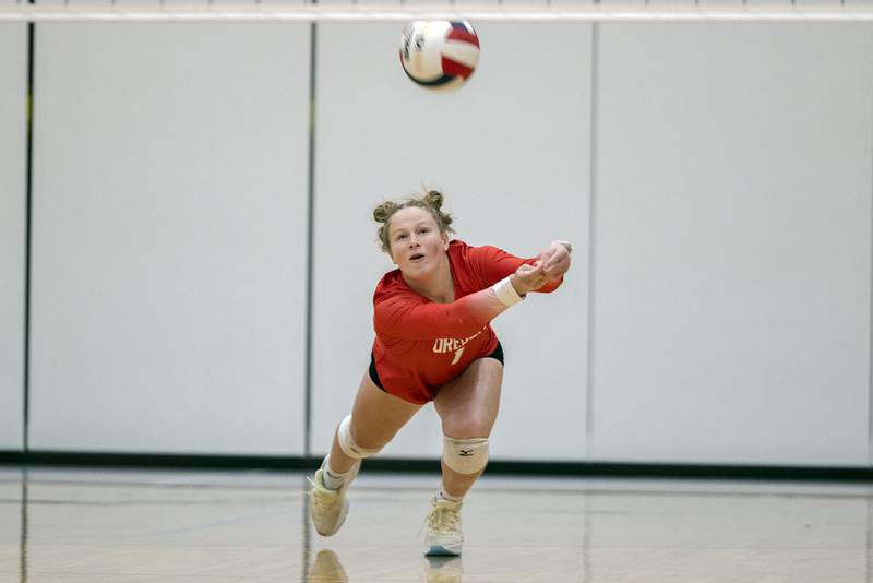 Oregon’s Madison Shaffer lunges for a ball against Rochelle Tuesday, August 29, 2023.