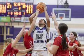 Ahmyrie McGowan leads Dixon in wire-to-wire win over Oregon