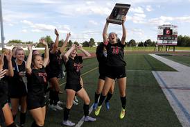 Huntley wins third straight regional championship with win over Jacobs