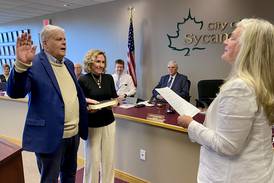 Sycamore mayor sworn in for 2nd term