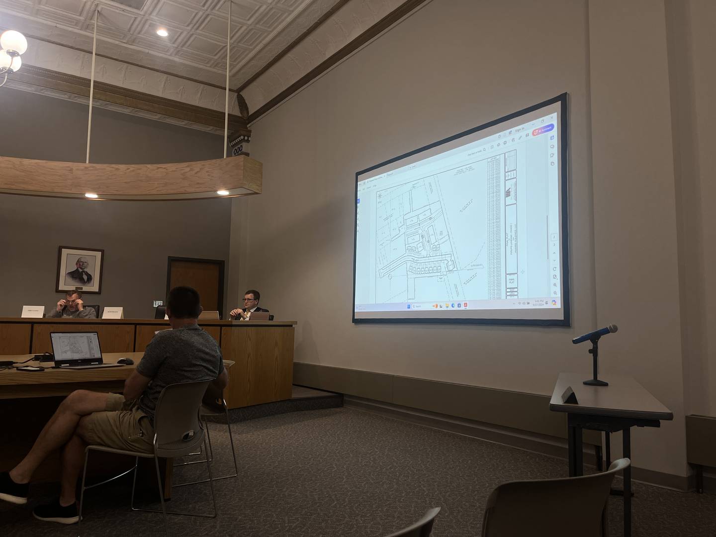 The city of Dixon’s planning commission unanimously voted on a recommendation for the city council to approve the final plat for phase one of an over 18 acre rental community development off Taylor Court in Dixon by Hvarre Development LLC. At the June 27 meeting, Ted Hvarre presented his plans to the commission which includes 12 detached apartments, three multi unit townhomes and a community center in the first phase.