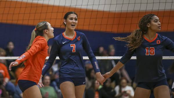 Photos: Oswego vs. Romeoville volleyball