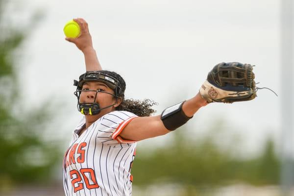Purdue recruit Jaelynn Anthony tosses shutout, pitches Oswego past Benet to third straight IHSA regional title