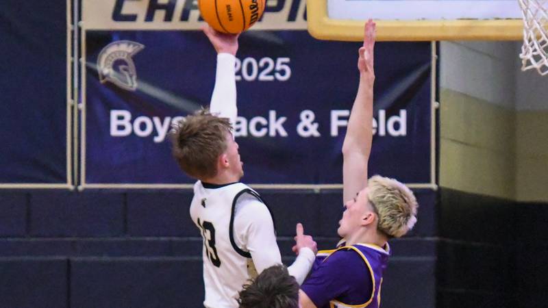 Xander Lewis’ 15 points, defensive effort help Sycamore beat Mendota
