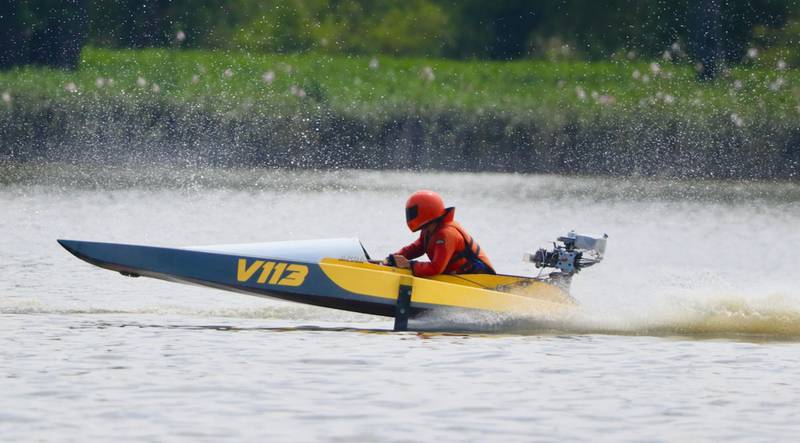 Justin Gibson of Washington races during the US Title Series Pro National Championship Boat Races on Saturday, July 27, 2024 at Lake DePue.