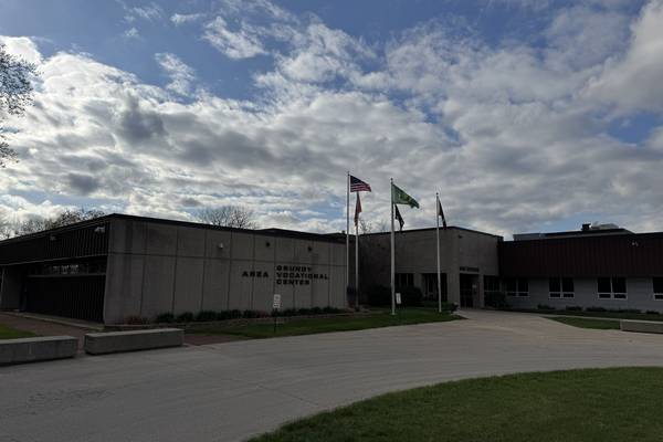 Grundy Area Vocational Center sends six automotive students to state level SkillsUSA competition