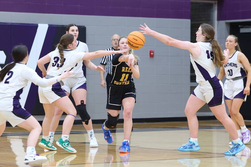 Reed-Custer's Morgan Toler sends a pass out of pressure during Reed-Custer's 45-42 victory over Manteno on Monday, Feb. 2, 2026.