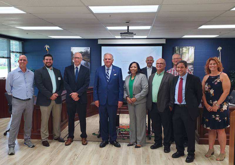 Peoria Mayor Rita Ali, Former US Secretary of Transportation Ray Lahood and many others involved in the proposed project’s first stage went on a press tour on Thursday with stops in Peoria, Utica and Morris.