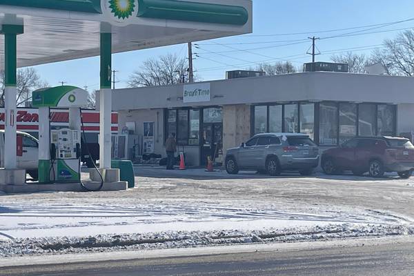Driver hurt after crashing into Ottawa gas station