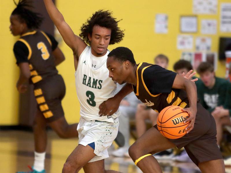 Jacobs’ Elijah Bell scores 1,000th point in loss at Hinkle Holiday Classic
