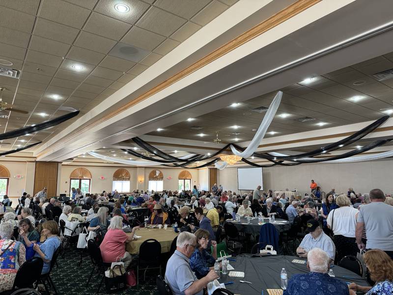 A crowd of senior citizens a the second annual Grundy County Senior Expo prepare for bingo.