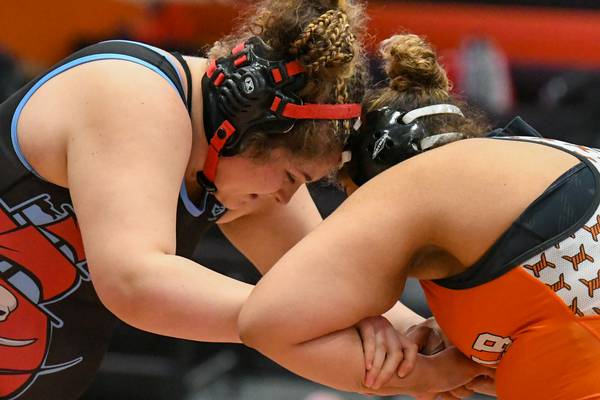 13 Times-area wrestlers advance to state tournament: The Times Saturday Roundup