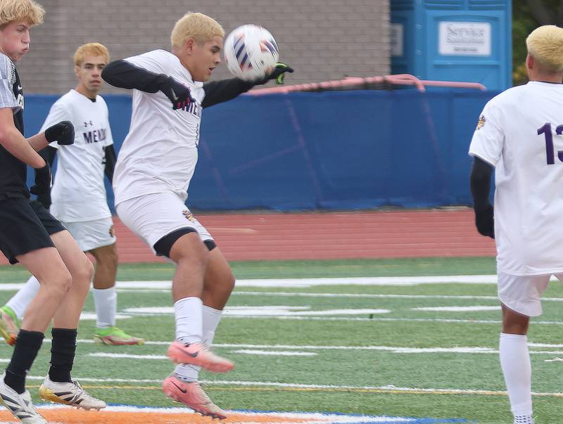 Mendota's Ramiro Palacios puts a headder on the ball during the Class 1A State title game on Saturday, Nov. 8, 2025 at Hoffman Estates High School.