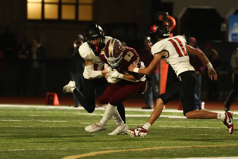 Morris’ Brett Bounds pulls in a deep pass for a first down against Highland on Saturday, Nov. 9, 2024 in Morris.