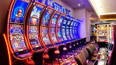 Luck, lights and late nights: Casinos in northwest Illinois, eastern Iowa 