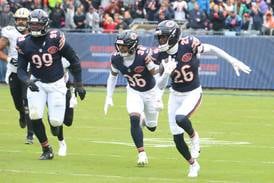Bears hold off Saints, win fourth straight