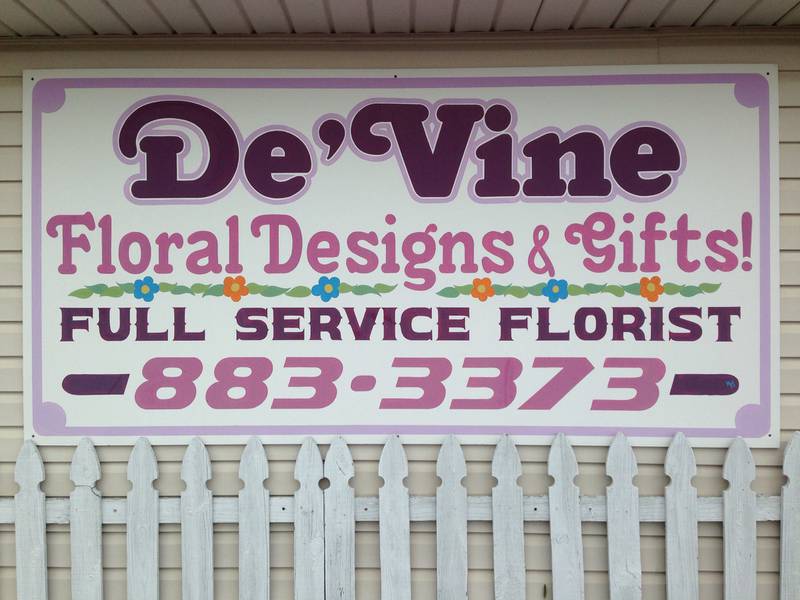 De'Vine Floral Designs and Gifts in Oglesby