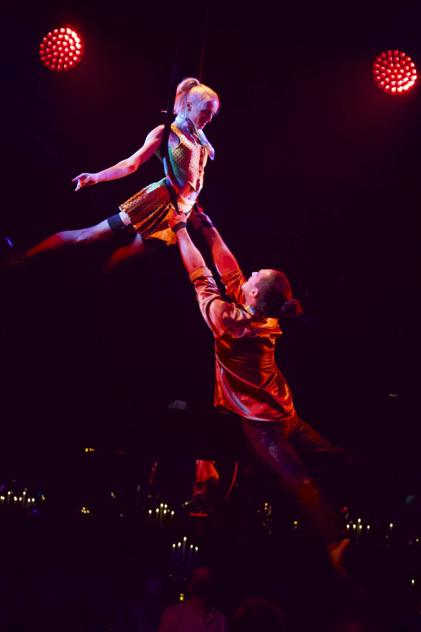 Aerialists in "Luminaire."