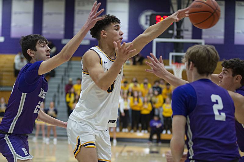 Sterling's Kyle Billings makes a pass against Rochelle in the regional finals Friday, Feb. 25, 20212.