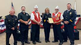 Grundy County 40&8 Blue Chevaliers present posthumous award for fallen Morris officers