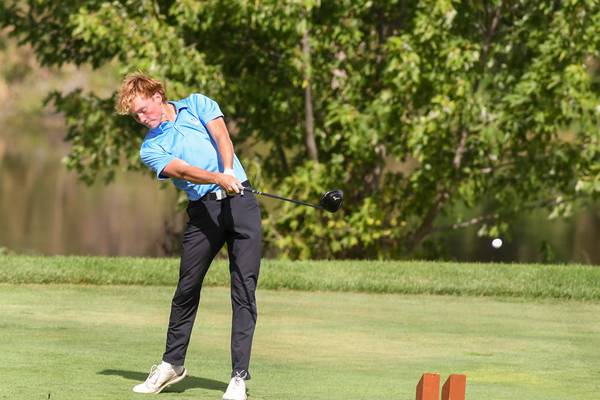 Zach Johnson, Oswego East team take second at regionals to qualify for sectional meet