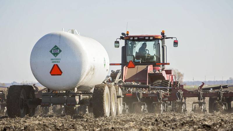 Fertilizer prices jump ahead of planting season, squeezing Illinois farmers